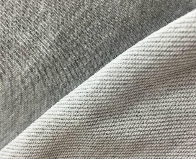 定做衛(wèi)衣采用聚酯纖維面料有什么特點(diǎn)呢?